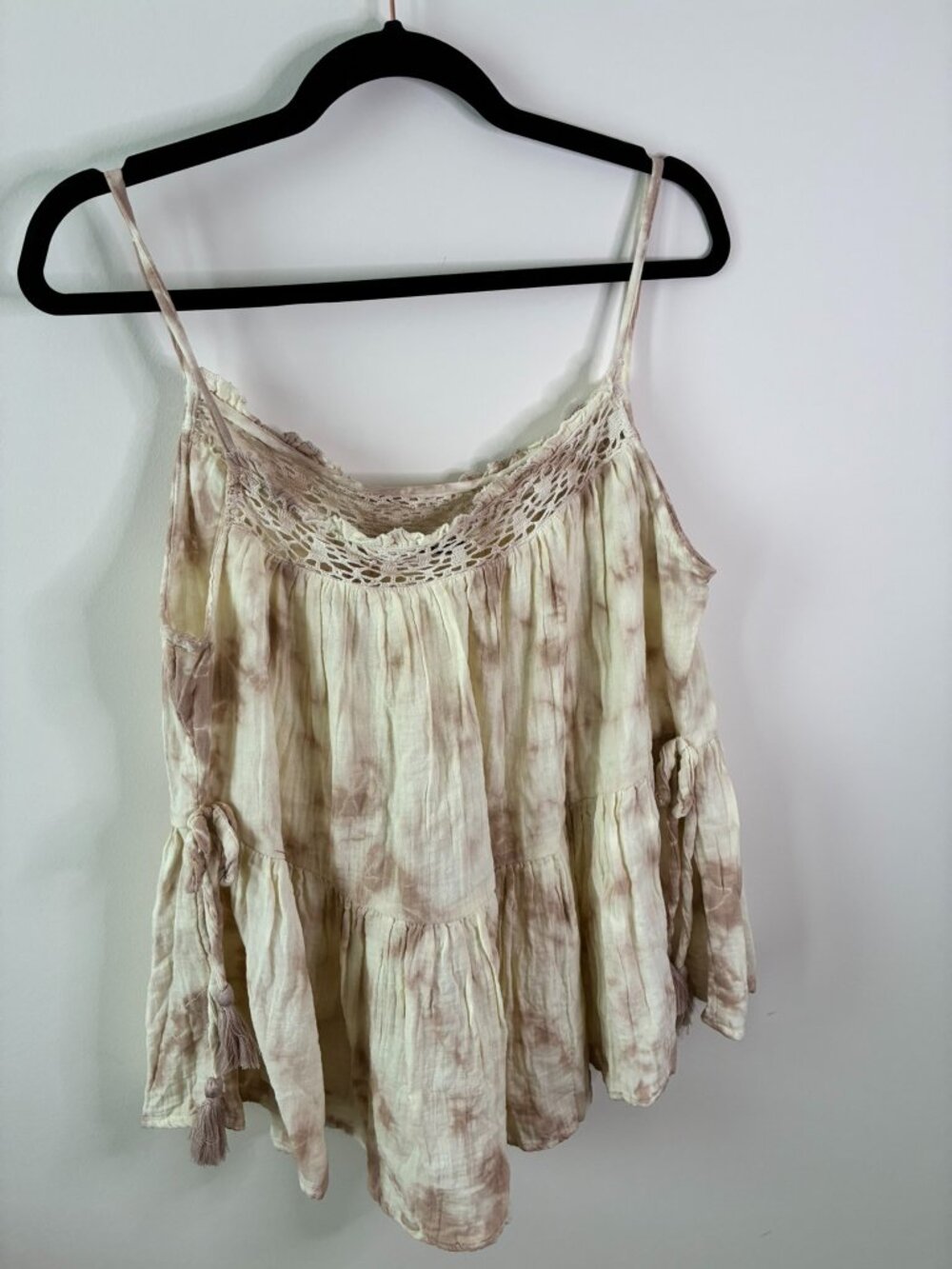 Black Tape Ivory/Pink Tie Dye Peplum Tank - XL (New Without Tags)